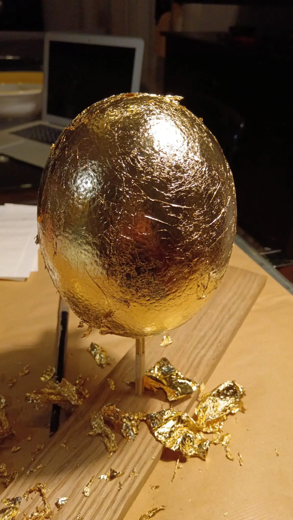 Processo creativo, applicazione della foglia oro